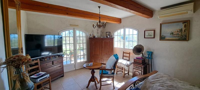 Propriété - 255 m² - 9 pièces