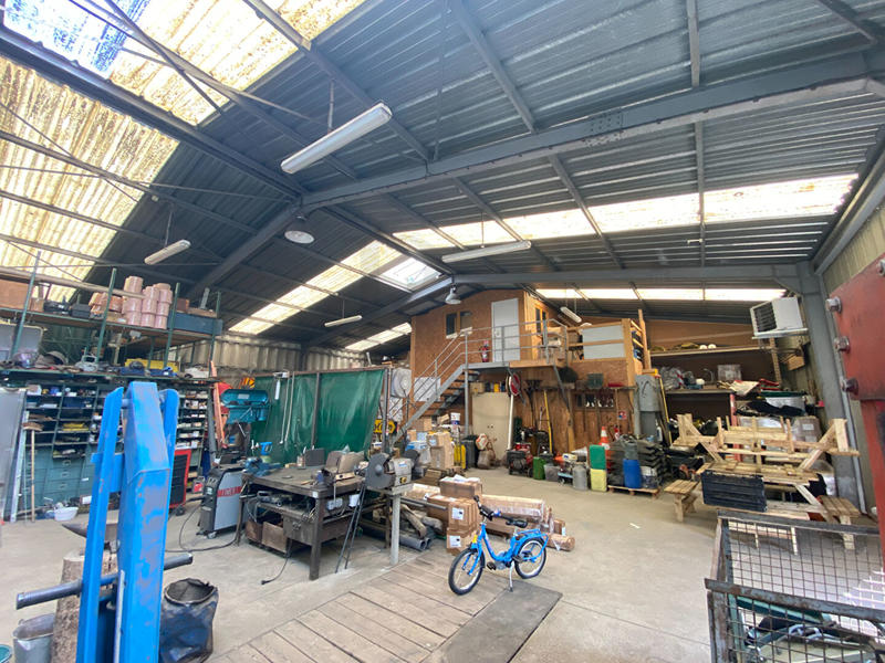 Local d'activité / Entrepôt - 546 m²