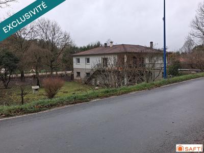 Maison - 180 m² - 8 pièces