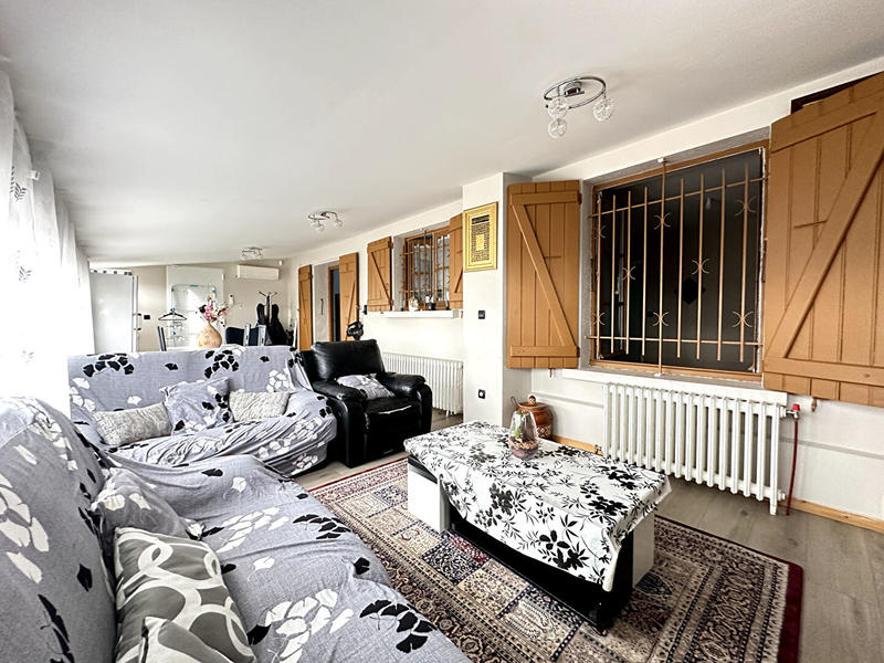 Maison - 93 m² - 4 pièces