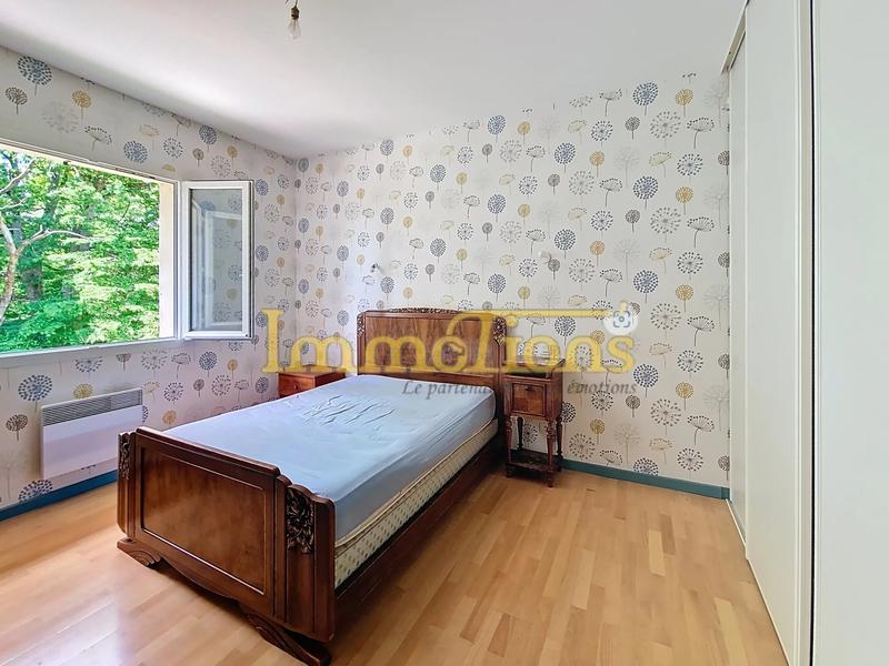 Maison - 330 m² - 9 pièces