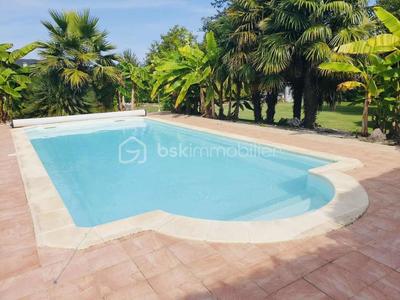 Maison traditionnelle - 140 m² - 7 pièces