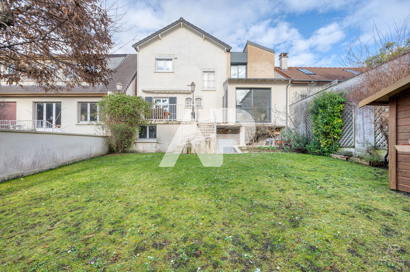 Maison - 179 m² - 7 pièces