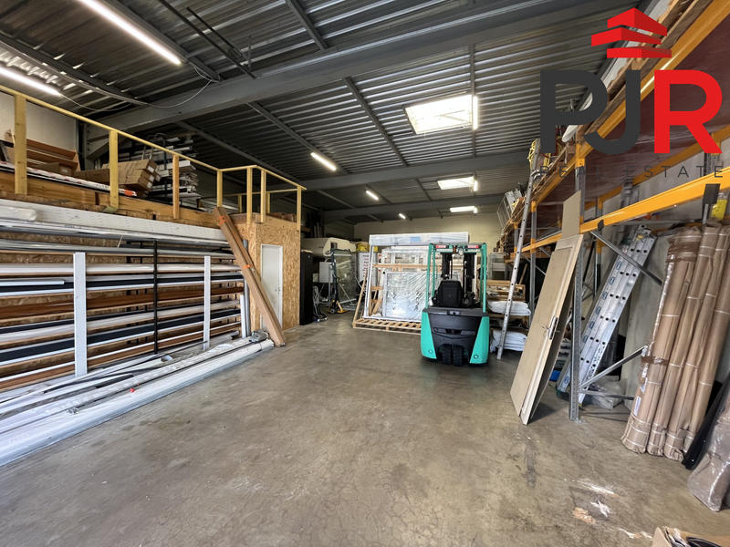Local d'activités - 432 m²