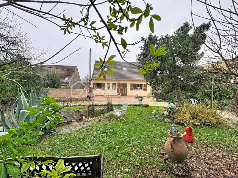 Propriété - 136 m² - 6 pièces