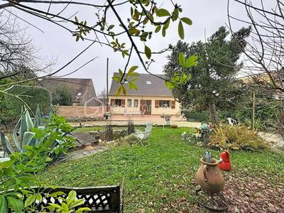 Propriété - 136 m² - 6 pièces