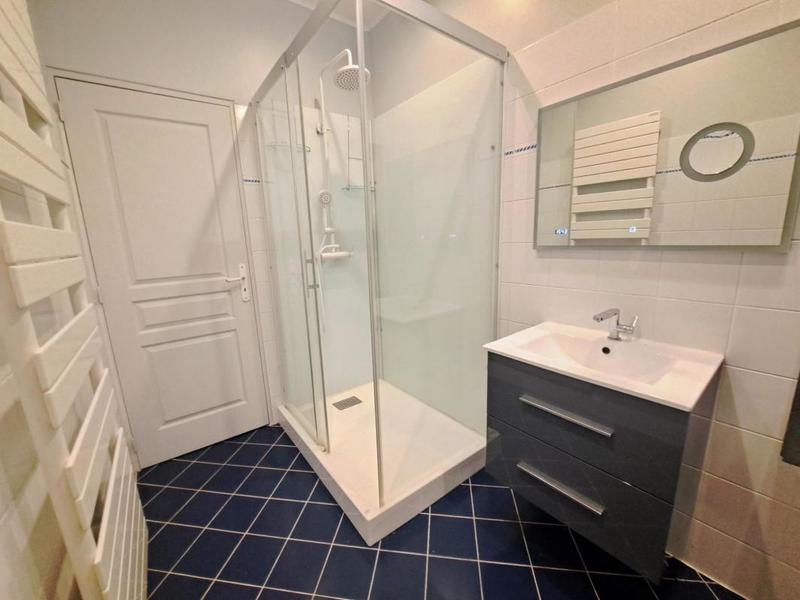 Maison - 265 m² - 10 pièces