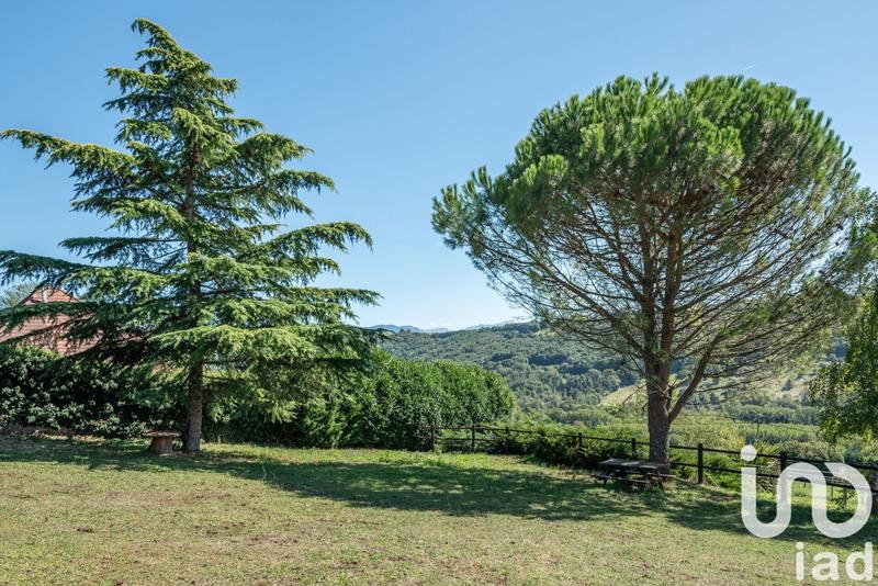 Maison - 230 m² - 10 pièces