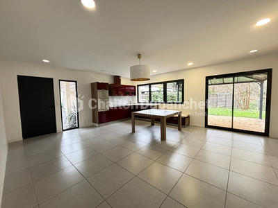 Maison - 99 m² - 5 pièces