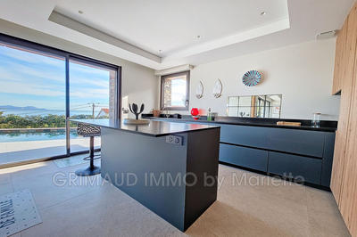 Villa - 280 m² - 7 pièces