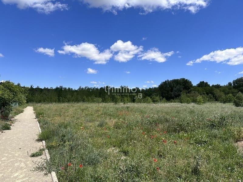 Terrain constructible - 3 500 m²