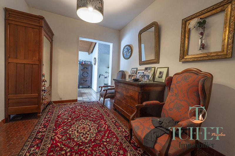 Maison - 220 m² - 9 pièces