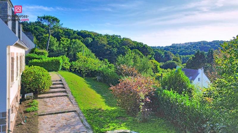 Maison - 180 m² - 8 pièces