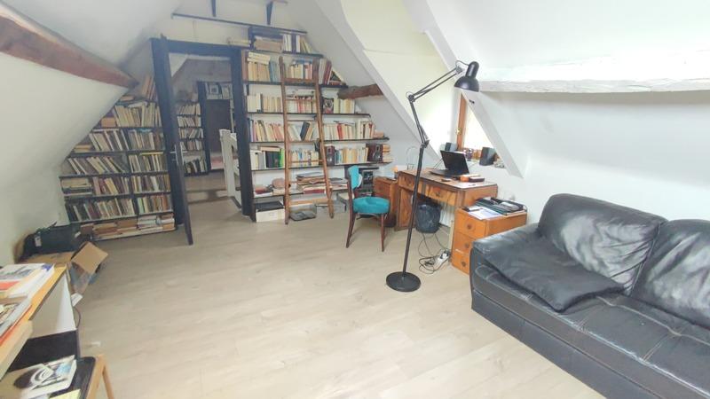 Maison - 212 m² - 10 pièces