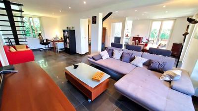 Maison - 181 m² - 5 pièces