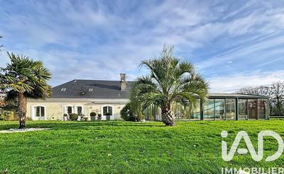 Maison - 328 m² - 8 pièces