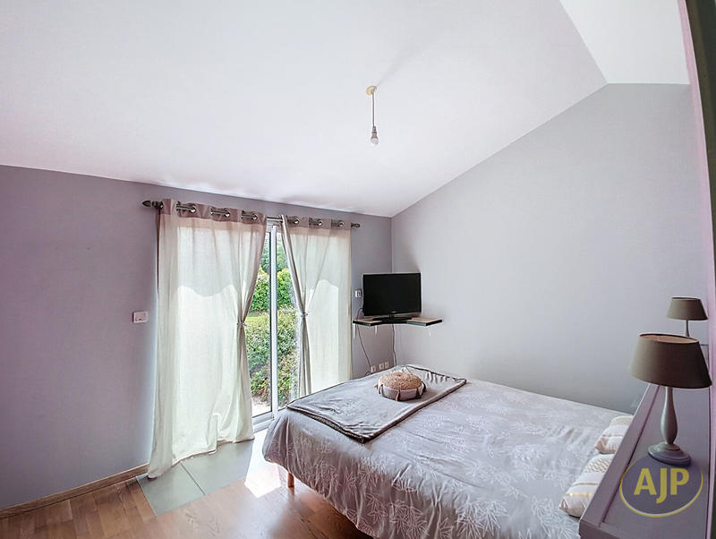 Maison - 200 m² - 6 pièces