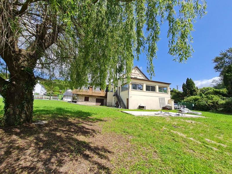 Maison - 255 m² - 8 pièces