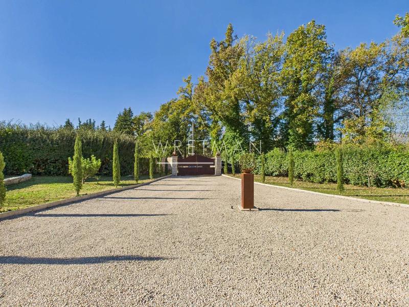 Villa - 252 m² - 6 pièces