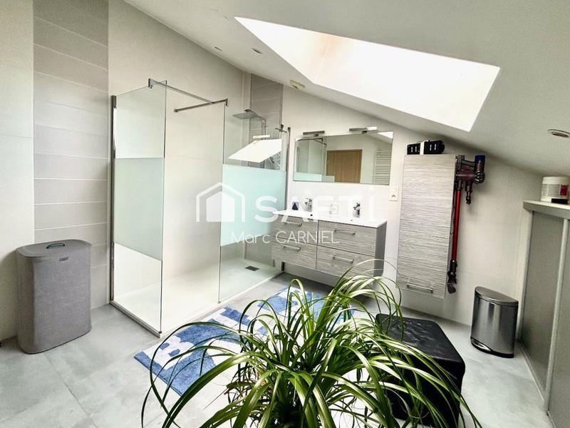 Maison - 335 m² - 11 pièces