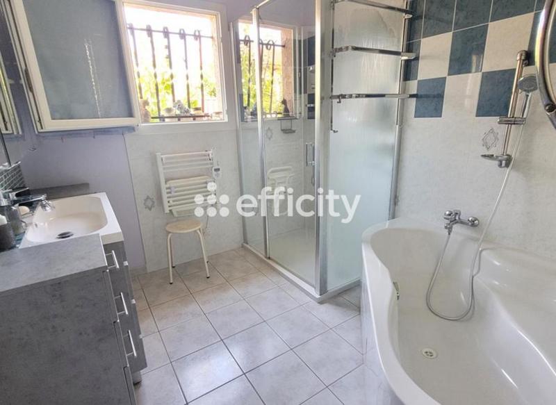 Maison traditionnelle - 120 m² - 5 pièces