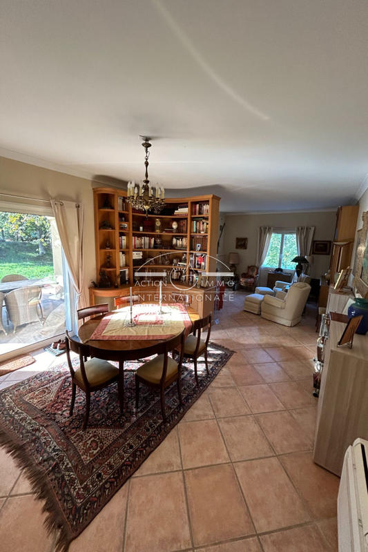 Villa - 206 m² - 6 pièces