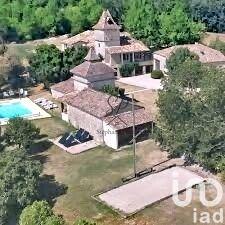 Maison - 480 m² - 10 pièces