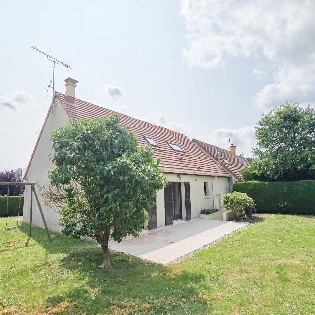 Maison - 99 m² - 4 pièces