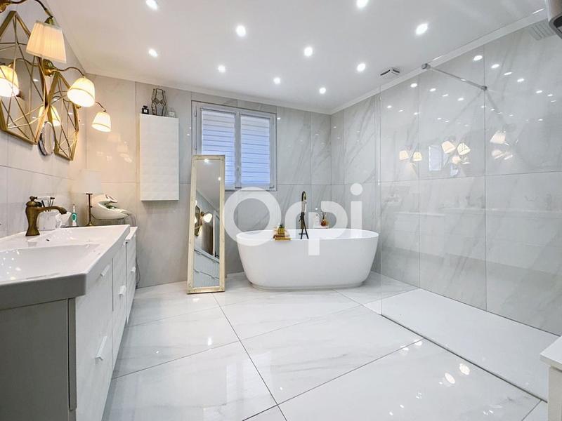 Maison - 153 m² - 5 pièces