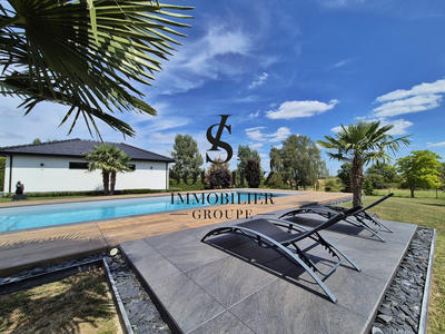 Villa - 265 m² - 10 pièces