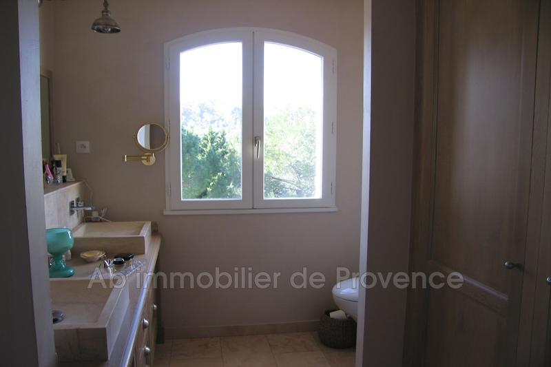 Propriété - 250 m² - 8 pièces