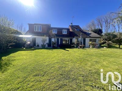 Maison - 214 m² - 8 pièces