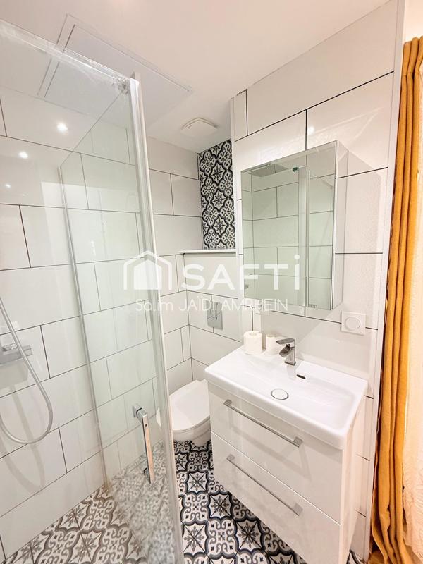 Maison - 249 m² - 9 pièces