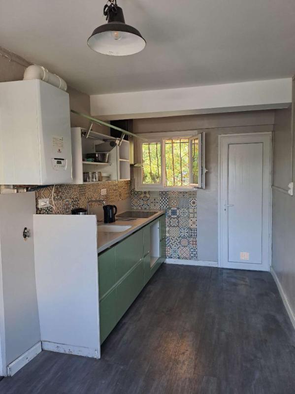 Chambre - 90 m² - 1 pièce