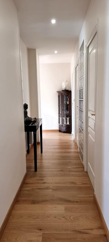 Appartement - 121 m² - 6 pièces