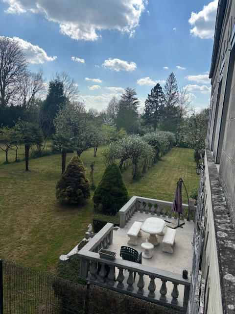 Maison - 297 m² - 8 pièces