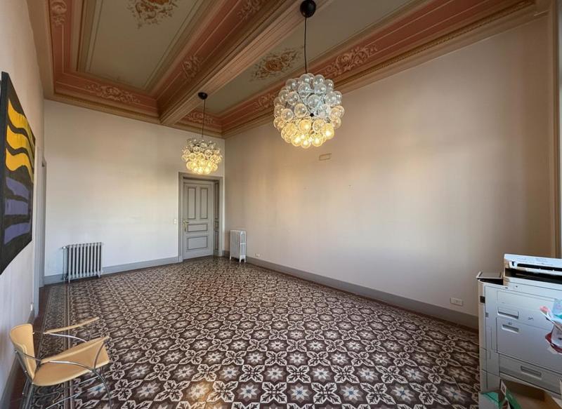 Appartement bourgeois - 280 m² - 4 pièces