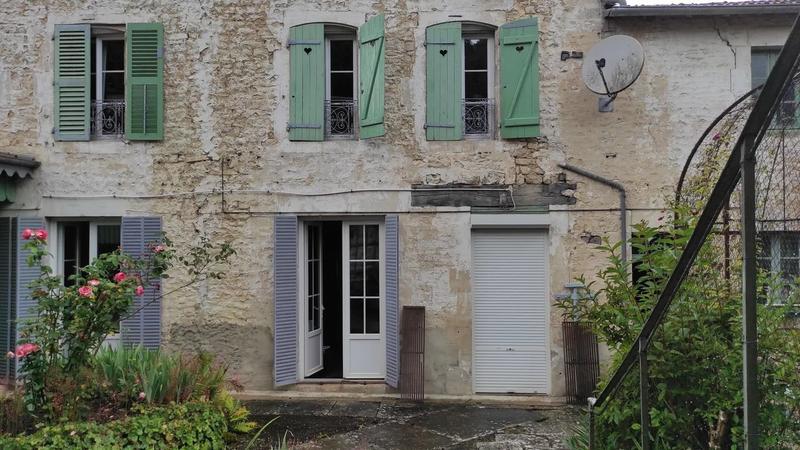 Maison - 242 m² - 8 pièces