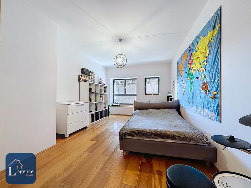 Maison contemporaine - 607 m² - 9 pièces