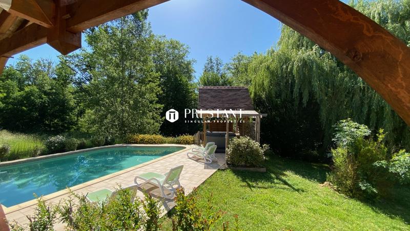 Demeure - 570 m² - 17 pièces