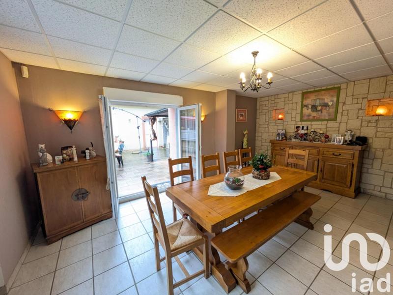 Maison - 238 m² - 10 pièces