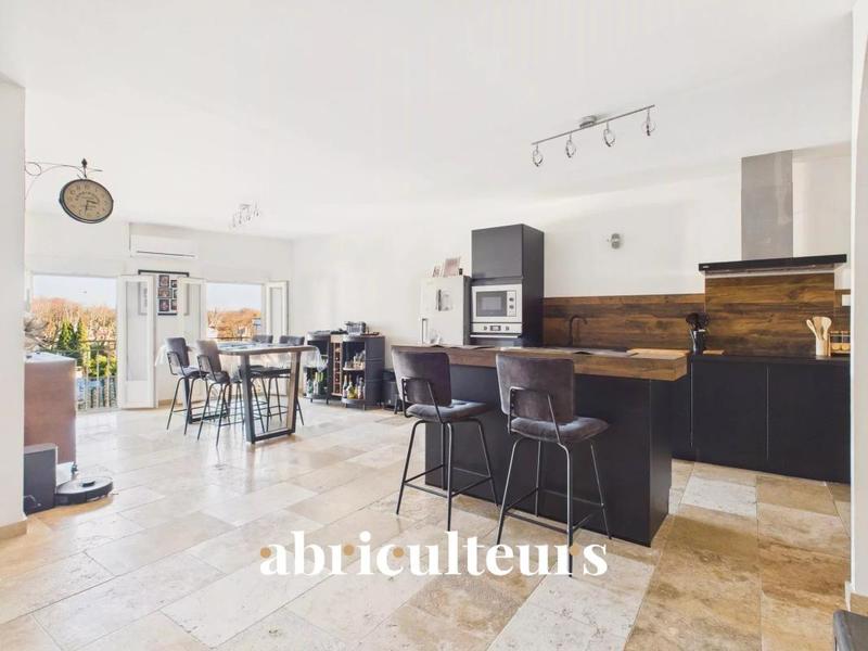 Appartement - 95 m² - 3 pièces