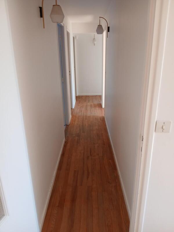 Maison - 180 m² - 10 pièces