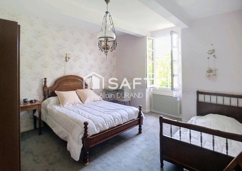 Maison - 204 m² - 7 pièces