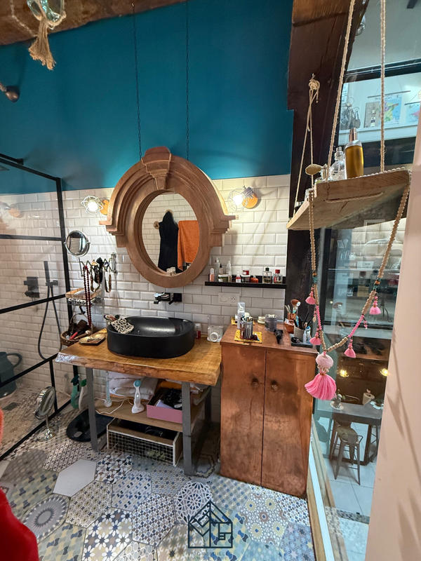 Maison - 400 m² - 7 pièces