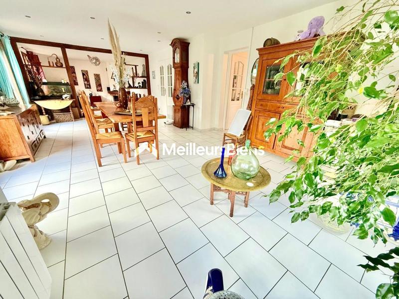 Maison - 190 m² - 8 pièces