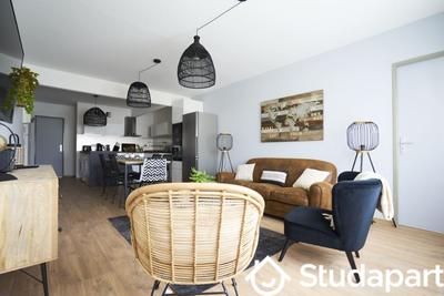 Chambre - 13 m² - 1 pièce