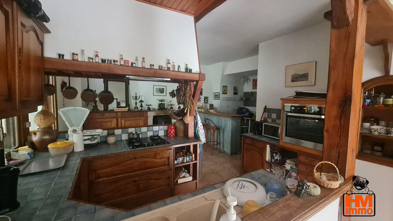 Maison - 298 m² - 11 pièces