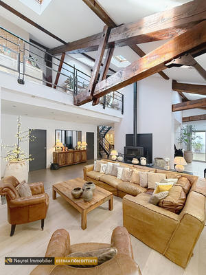 Maison - 270 m² - 8 pièces