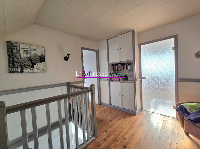 Maison - 221 m² - 10 pièces